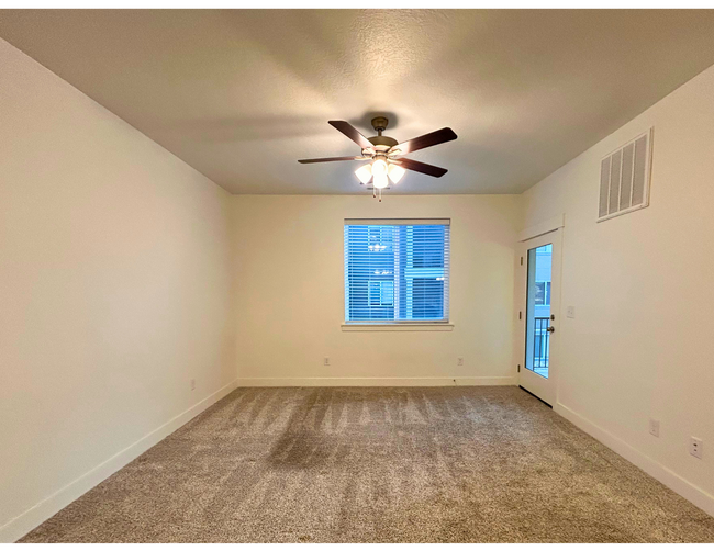 Foto del edificio - 3375 W 2010 N