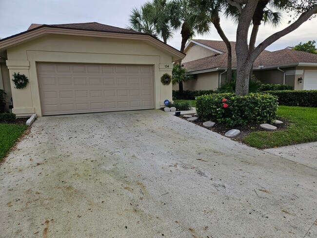 Foto del edificio - 134 Harbourside Cir