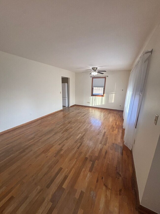 Foto del edificio - 2 bed 1 bath home for rent