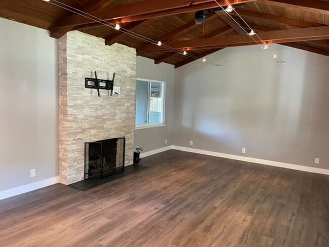 Foto del edificio - Updated single level 3 bedroom home in Danville