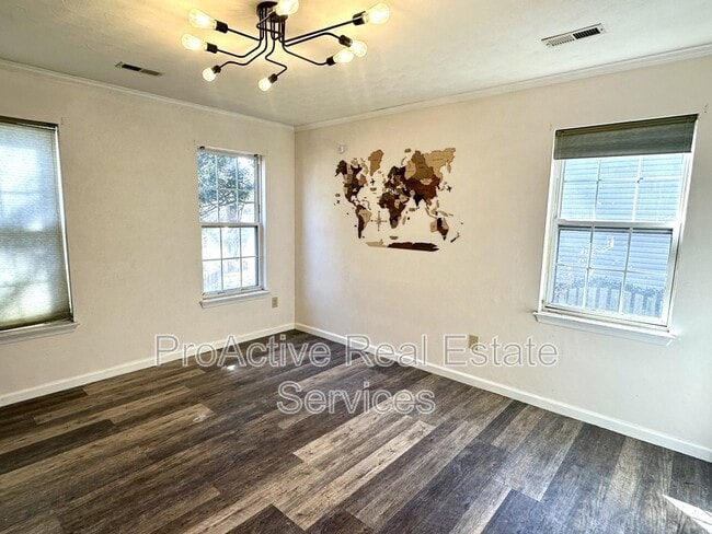 Building Photo - 9385 Pine Tree Rd