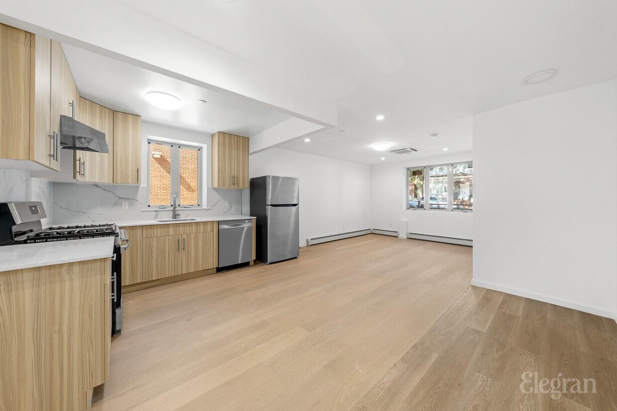Primary Photo - 39-57-57 57th St