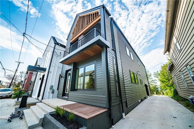Building Photo - 809 Brayton Ave