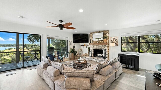 Foto del edificio - 1240 Canyon Springs Dr