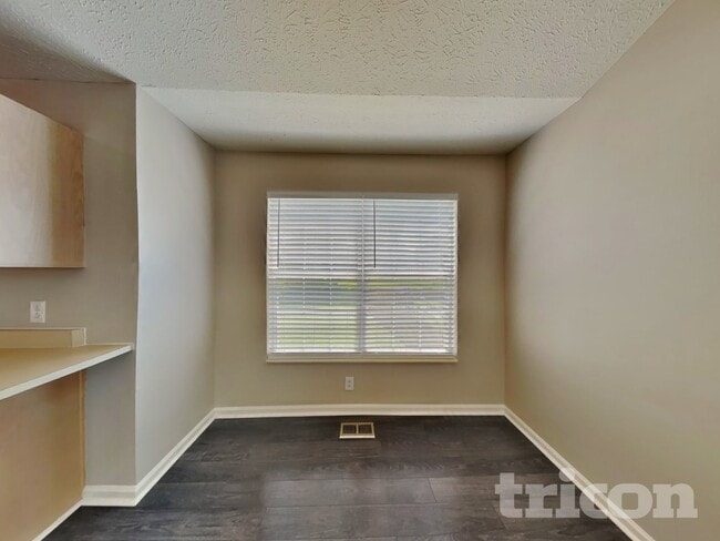 Foto del edificio - 716 Sweetwater Cir