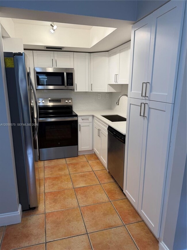 Building Photo - 8810 SW 123rd Ct