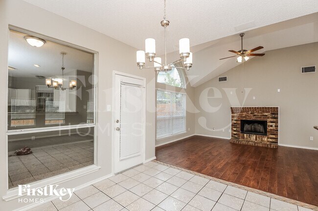Foto del edificio - 1411 Springwood Dr