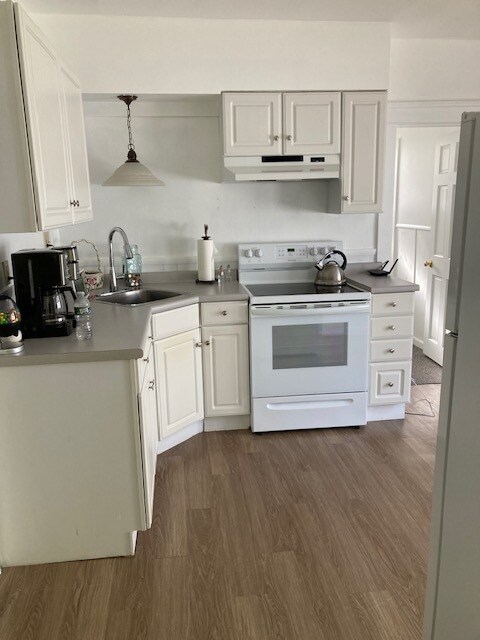 Kitchen - 258 Boston Tpke