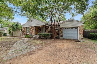 Building Photo - 1006 Briarwood Dr