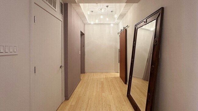 Foto del edificio - 90 N Washington St
