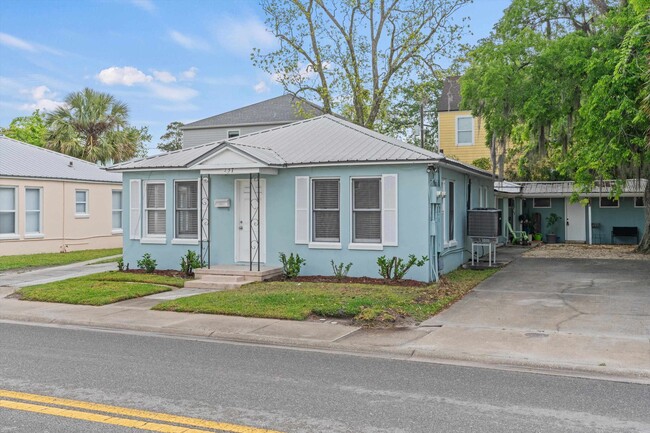 Building Photo - 137 Riberia St