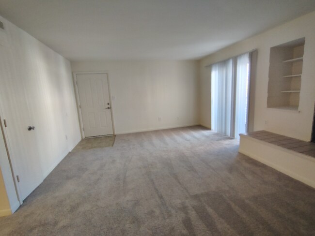 Building Photo - 600 Reusens Rd