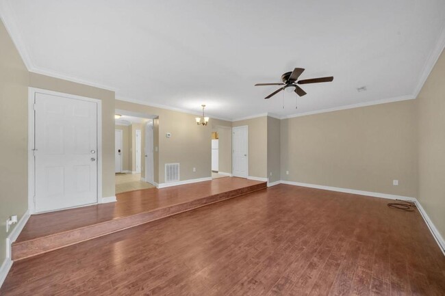 Foto del edificio - 2101 Cherokee Rd #8