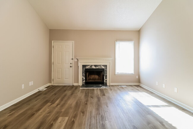 Foto del edificio - 303 Southampton Dr