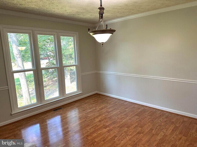Foto del edificio - 6316 Forest Grove Dr