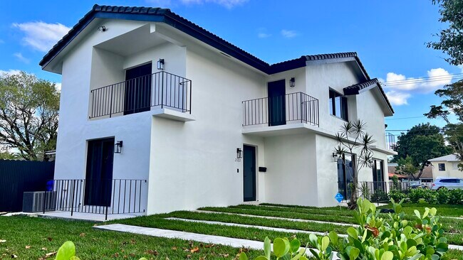 Foto del edificio - 2663 SW 32nd Ave