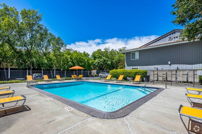 Piscina - Grove At Davis