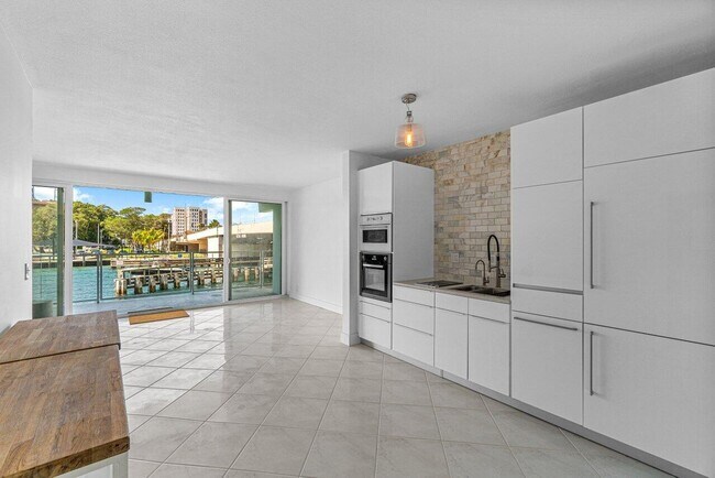 Building Photo - 65 SE Spanish Trl