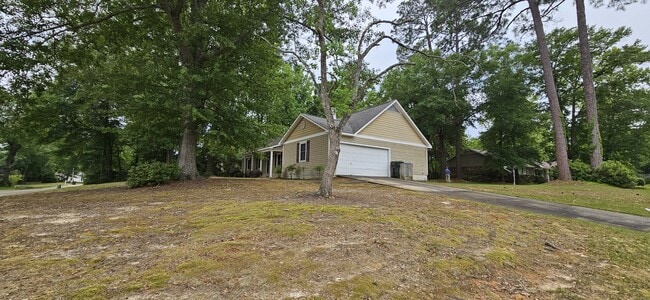 Building Photo - 1117 Appian Way