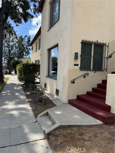 Foto del edificio - 5400 Blackburn Ave