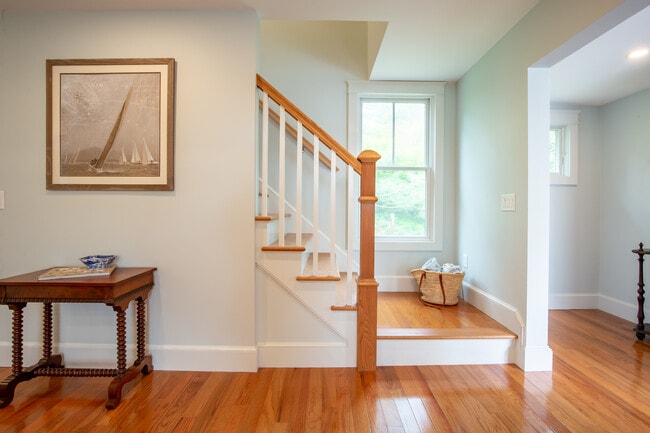 Building Photo - 5 Gillies Ct