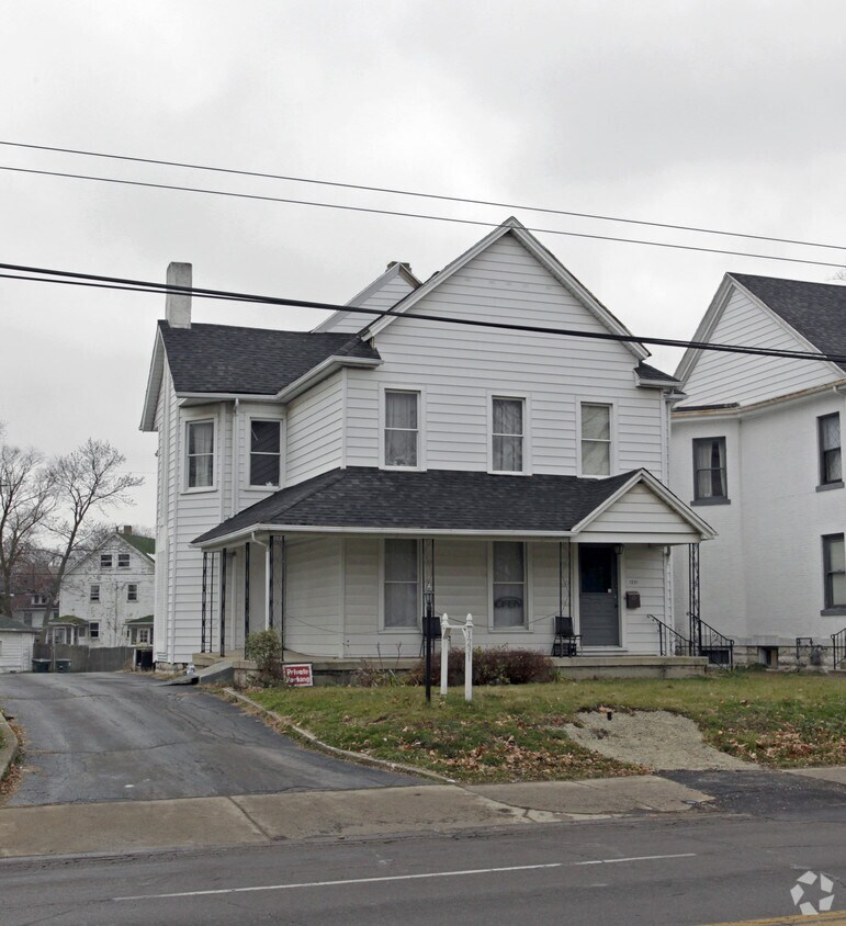 Primary Photo - 1231 N Main St