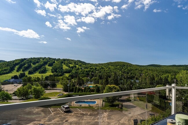 Building Photo - 775 Rue Principale