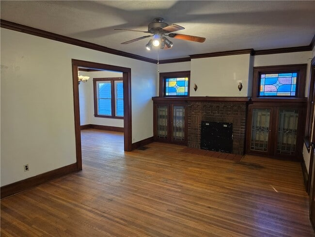 Building Photo - 218 Congress Ave