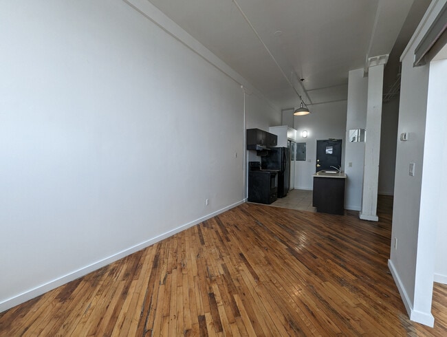 Building Photo - Huge 1-plus-den at Tiger Lofts