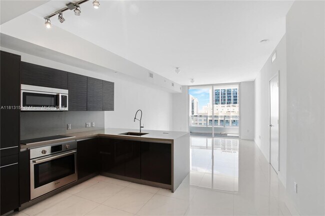 Building Photo - 1080 Brickell Ave