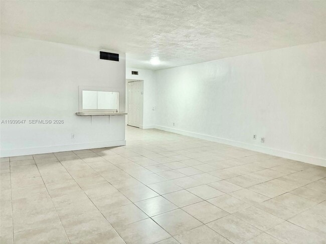 Building Photo - 1855 NE 121st St