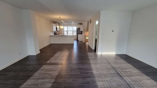 Foto del edificio - 186 Goldenrod Dr