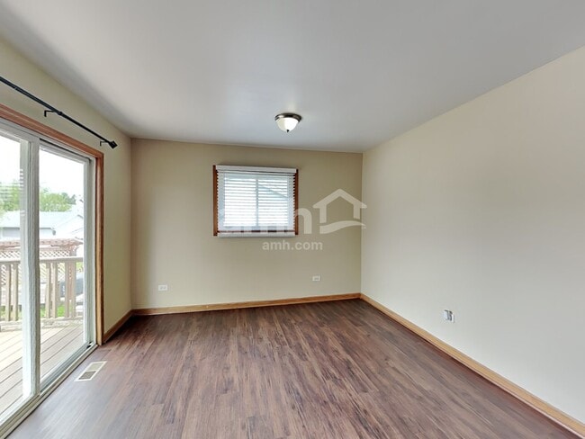 Building Photo - 2113 Cumberland Dr