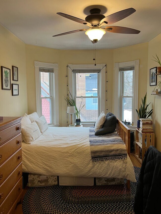 Building Photo - 44 Gorham St