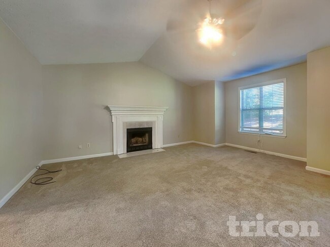 Building Photo - 4684 Woodglen Ct