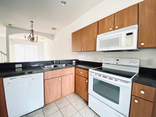 Building Photo - 1194 S Beach Cir