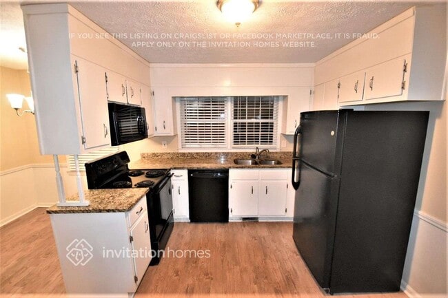 Foto del edificio - 5281 Shallow Wood Ln