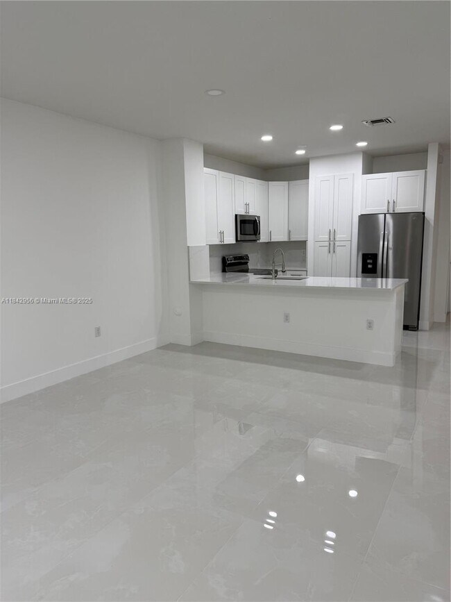 Building Photo - 8132 SW 17th Ct