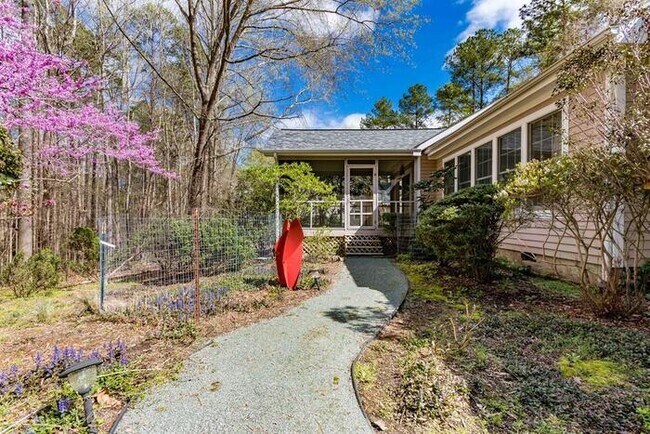 Building Photo - 648 Spindlewood