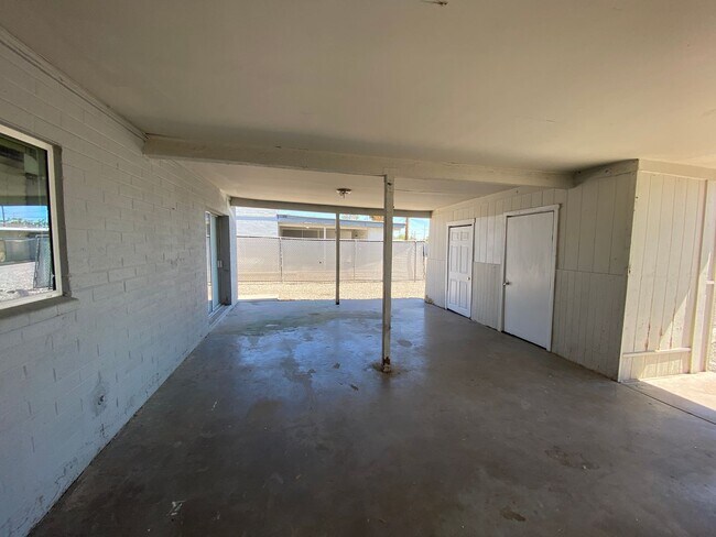 Foto del edificio - Charming 2 Bedroom, 1 Bathroom with private carport