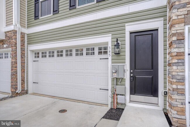 Foto del edificio - 345 Andrew Ct