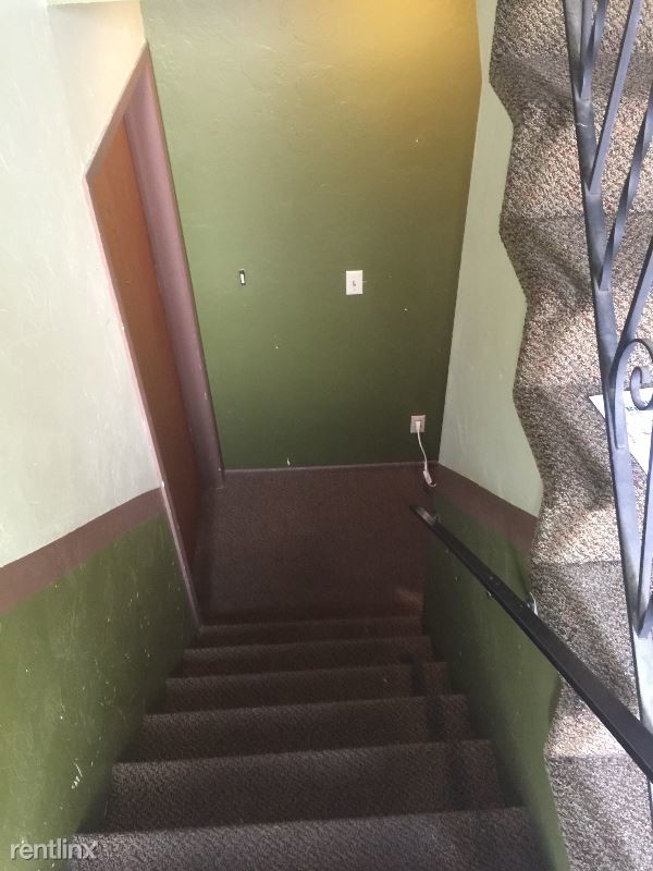 Building Photo - 1 br, 1 bath Apartment - 907 River Blvd.