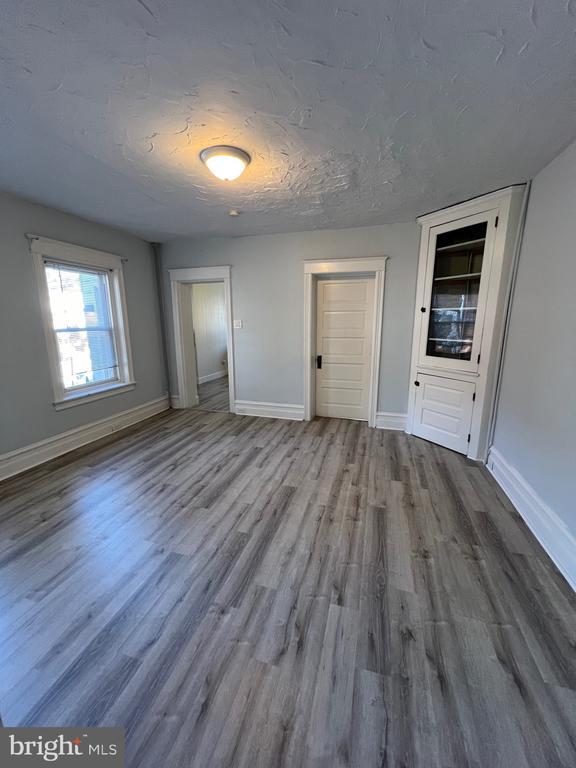 Building Photo - 33 E 4th St