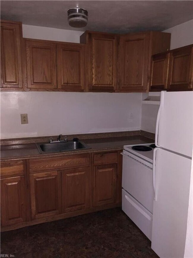 Building Photo - Villa Heights