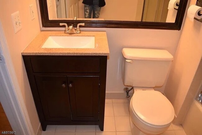 Building Photo - 65 Jamestown Rd