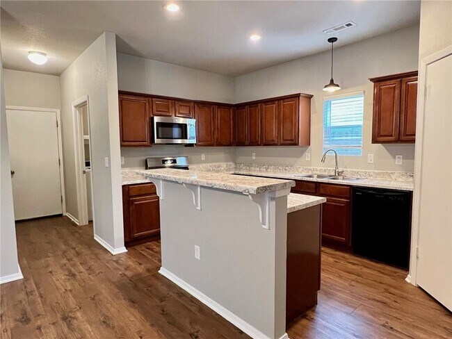 Building Photo - 5082 W Claxton Cir