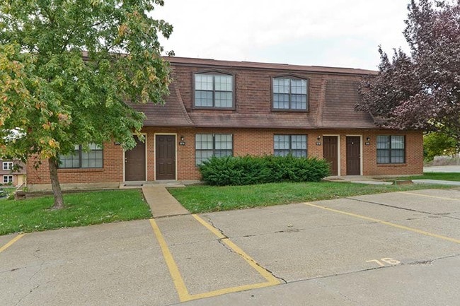 Building Photo - 2064 Saxon Dr