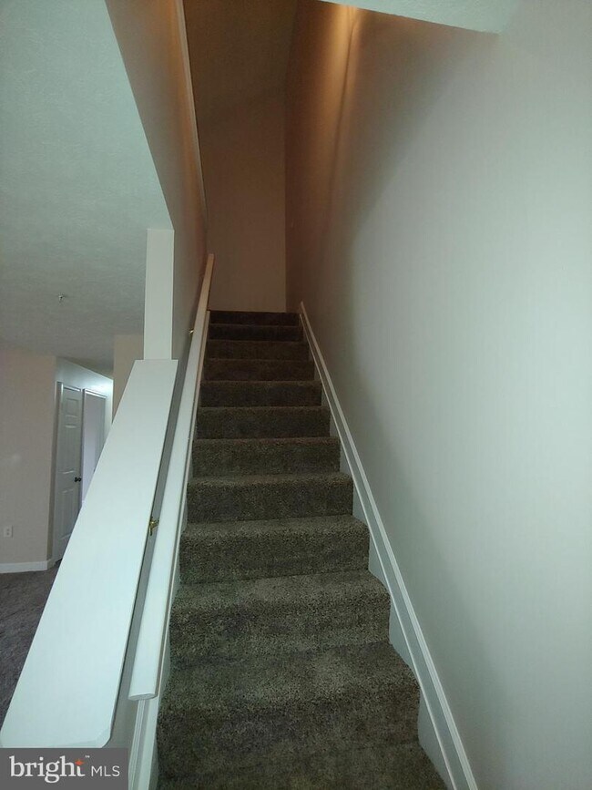Foto del edificio - 6300 St Ignatius Dr