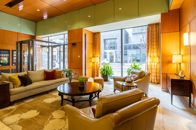 Foto del edificio - 208 W Washington St