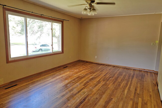 Foto del edificio - 1808 Dakota St